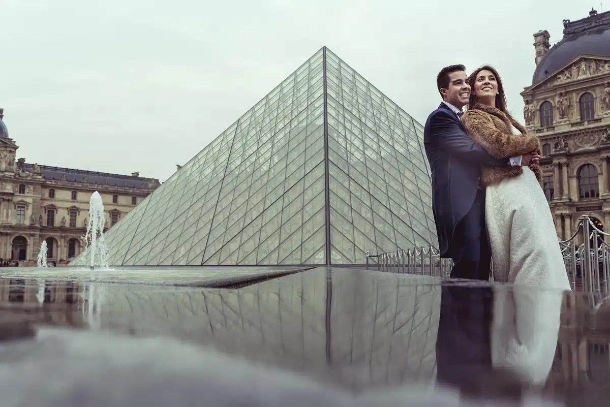 Museo del Louvre-pareja