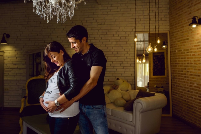 Fotos de premamá – estudio en Toledo - fotos embarazada pareja