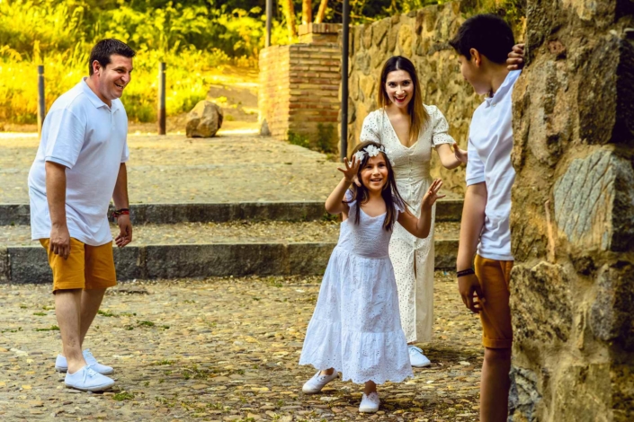 Fotos de familia en estudio - Toledo ⭐ Sesión de Fotografía familiar y niños