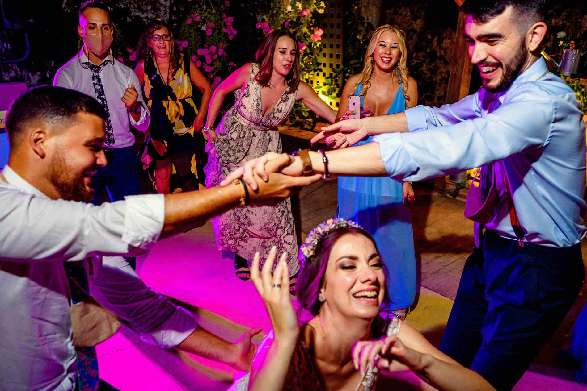 Fiesta y baile en la boda